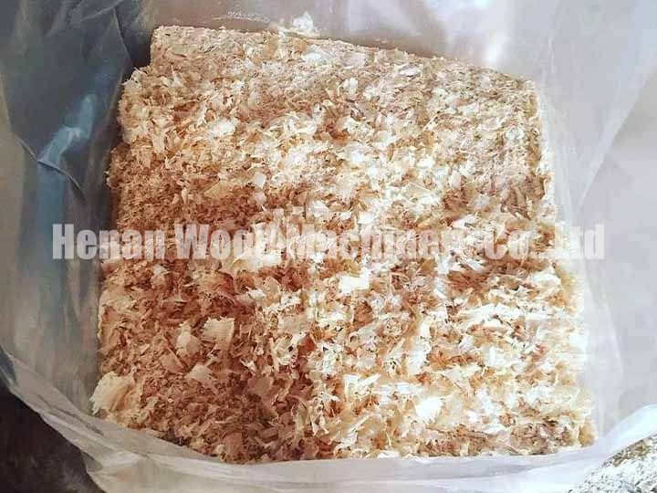 wood shavings for horse bedding