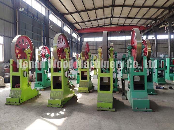 vertical log band saws in factory